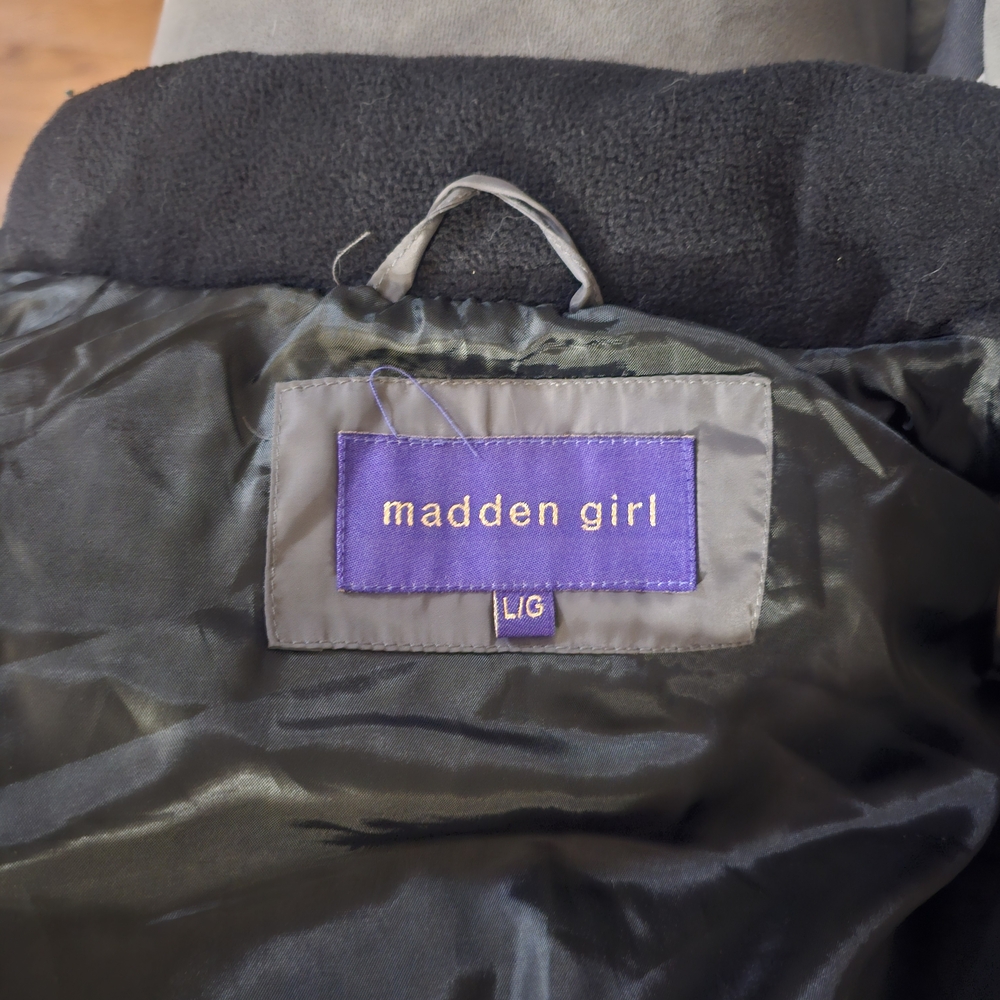 Madden Girl Black Puffer Vest - Picture 2 of 4